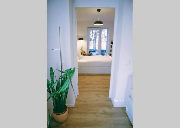 Modern Next To Castle Apartment *