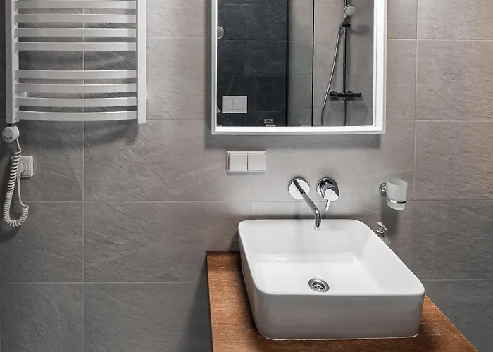 Apartment Modern Next To Castle